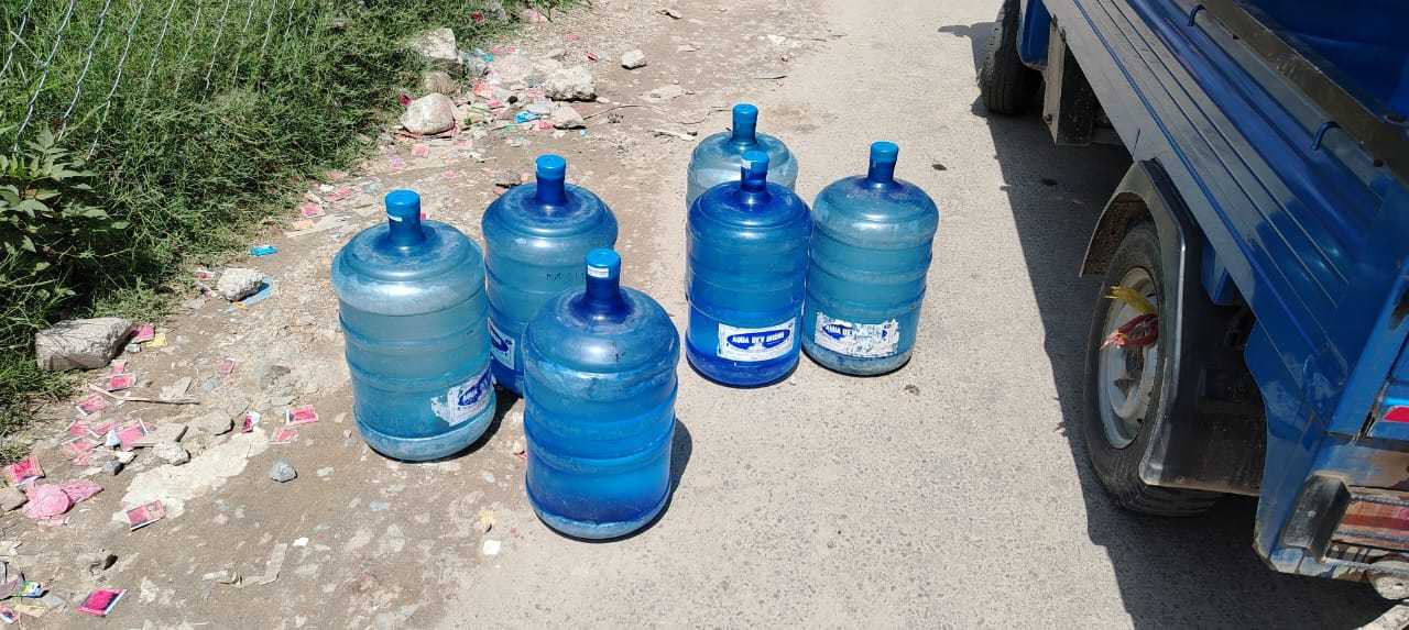 काठमाडौं महानगरद्वारा मापदण्ड विपरीतका ४४ पानी जार जफत